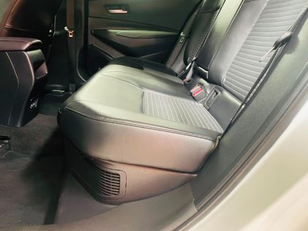 2025-Toyota-Corolla-18-XS-Hybrid-Auto_21