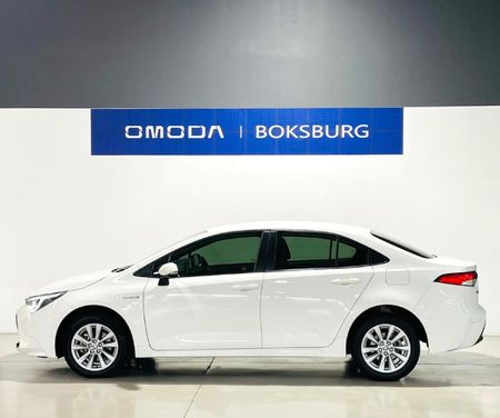 2025-Toyota-Corolla-18-XS-Hybrid-Auto_7