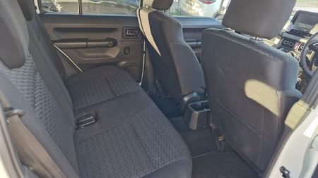 2024-Suzuki-Jimny-15-GLX-AllGrip-5-Door_10