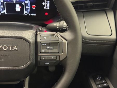 2026-Toyota-Hilux-28-GD-6-Raider-4x4-Auto-Double-Cab_9