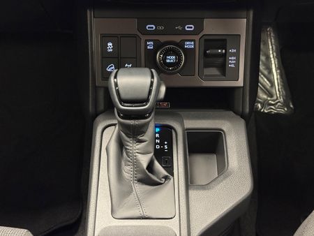 2026-Toyota-Hilux-28-GD-6-Raider-4x4-Auto-Double-Cab_10
