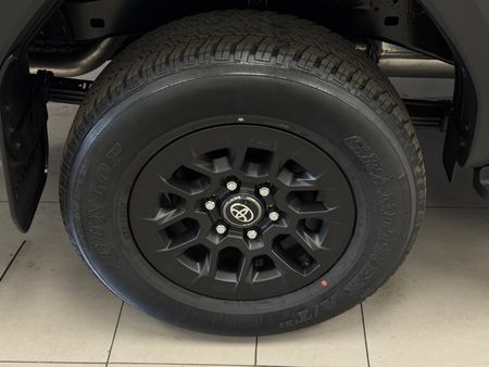2026-Toyota-Hilux-28-GD-6-Raider-4x4-Auto-Double-Cab_18
