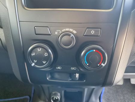 2026-Isuzu-D-Max-250C-Fleetside-Single-Cab_13