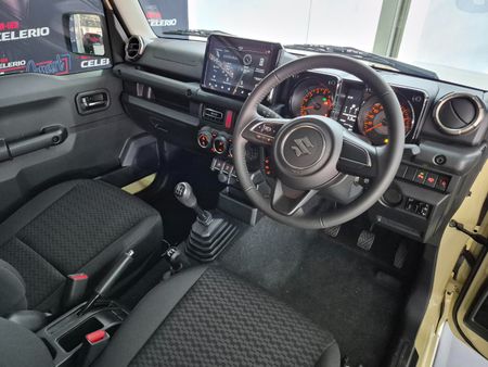 2026-Suzuki-Jimny-15-GLX_9