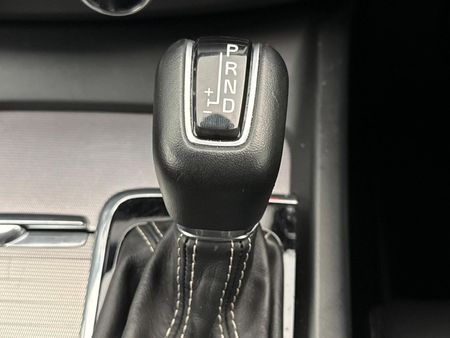 2021-Volvo-XC60-D4-Momentum-Auto-AWD_11