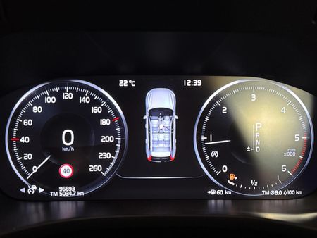 2021-Volvo-XC60-D4-Momentum-Auto-AWD_2