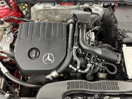 2023-Mercedes-Benz-CLA-200-Progressive_14