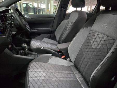 2022-Volkswagen-Polo-10-TSI-R-Line-Auto_11