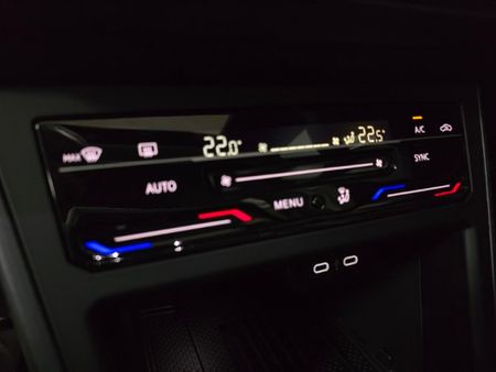 2022-Volkswagen-Polo-10-TSI-R-Line-Auto_19