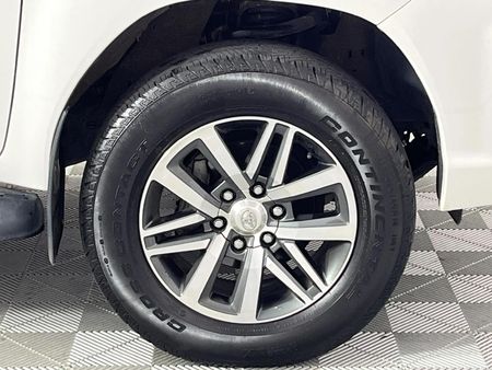 2019-Toyota-Hilux-28-GD-6-Raised-Body-Auto-Raider-Double-Cab_4