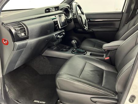 2019-Toyota-Hilux-28-GD-6-Raised-Body-Auto-Raider-Double-Cab_5