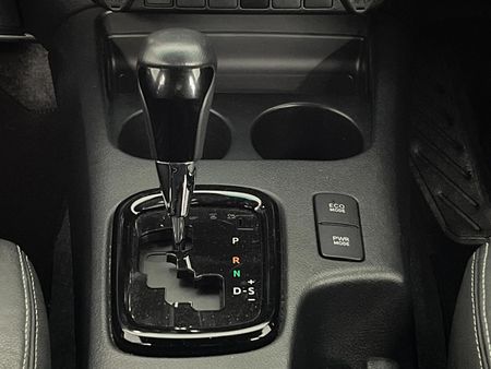 2019-Toyota-Hilux-28-GD-6-Raised-Body-Auto-Raider-Double-Cab_7