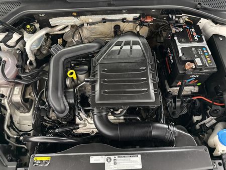 2018-Volkswagen-Golf-VII-10-TSI-Comfortline_13