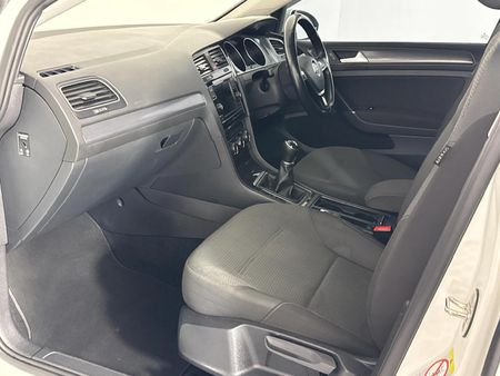 2018-Volkswagen-Golf-VII-10-TSI-Comfortline_8