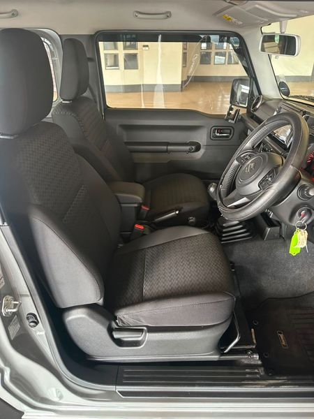 2023-Suzuki-Jimny-15-GLX_9