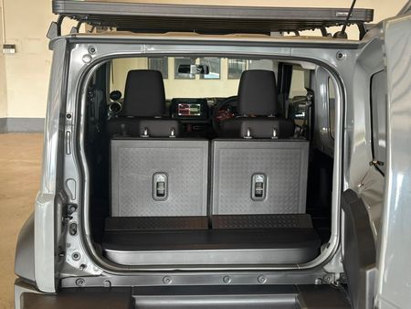 2023-Suzuki-Jimny-15-GLX_11