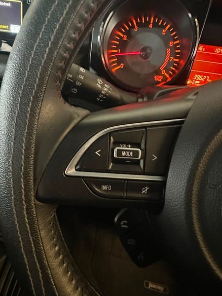 2023-Suzuki-Jimny-15-GLX_21