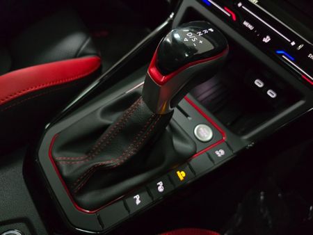 2026-Volkswagen-Polo-20-GTI-Auto-147kW_15