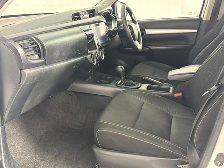 2023-Toyota-Hilux-24-GD-6-Raider-4x4-Auto-Double-Cab_5