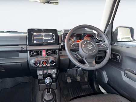 2023-Suzuki-Jimny-15-GLX_13