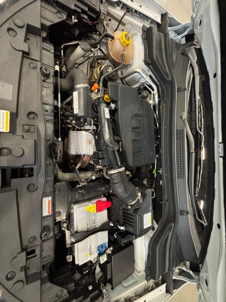 2024-Mahindra-XUV-3XO-12T-AX7L_12