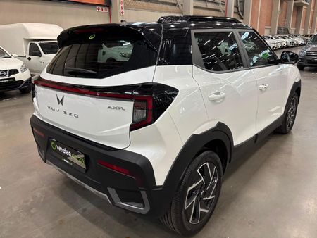 2024-Mahindra-XUV-3XO-12T-AX7L_2