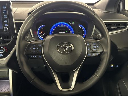 2023-Toyota-Corolla-Cross-18-XR-Hybrid_11