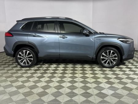 2023-Toyota-Corolla-Cross-18-XR-Hybrid_16