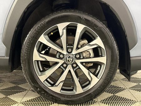 2023-Toyota-Corolla-Cross-18-XR-Hybrid_5