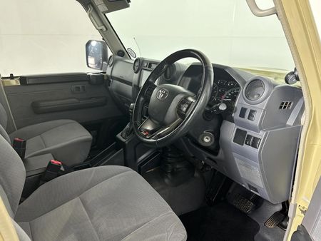 2024-Toyota-Land-Cruiser-79-28-GD-6-Auto-Double-Cab_9