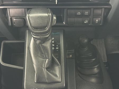 2024-Toyota-Land-Cruiser-79-28-GD-6-Auto-Double-Cab_10
