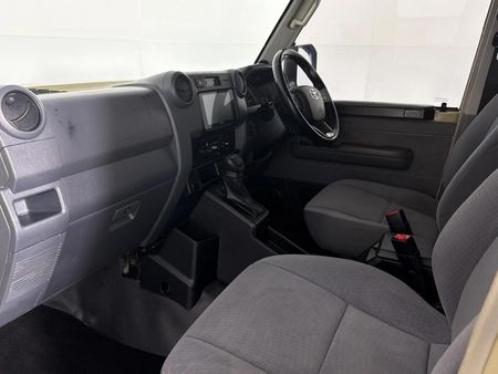 2024-Toyota-Land-Cruiser-79-28-GD-6-Auto-Double-Cab_8