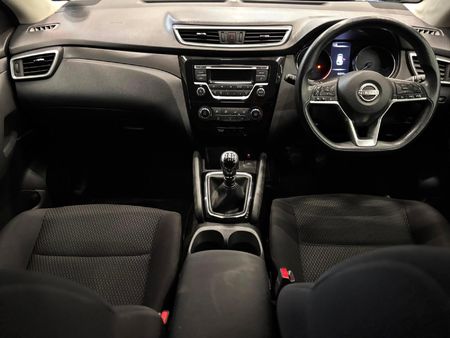 2018-Nissan-Qashqai-12T-Visia_9