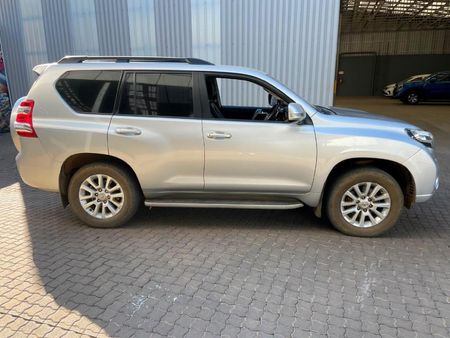 2015-Toyota-Land-Cruiser-Prado-30-TDI-VX-Auto_3