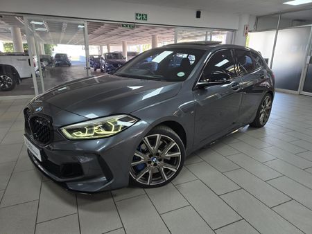 2021-BMW-1-Series-M135i-xDrive_0