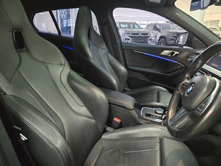 2021-BMW-1-Series-M135i-xDrive_12