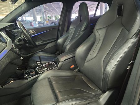 2021-BMW-1-Series-M135i-xDrive_13