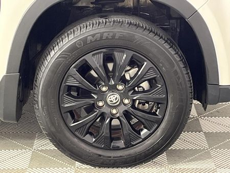 2022-Toyota-Urban-Cruiser-15-Xs_4