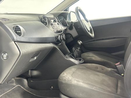 2020-Hyundai-Grand-i10-10-Motion-Cargo-Panel-Van_6