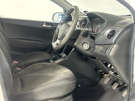 2020-Hyundai-Grand-i10-10-Motion-Cargo-Panel-Van_7