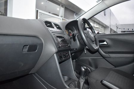 2022-Volkswagen-Polo-Vivo-14-Trendline-5-dr_9