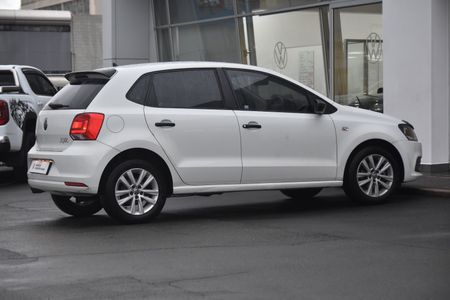 2022-Volkswagen-Polo-Vivo-14-Trendline-5-dr_4