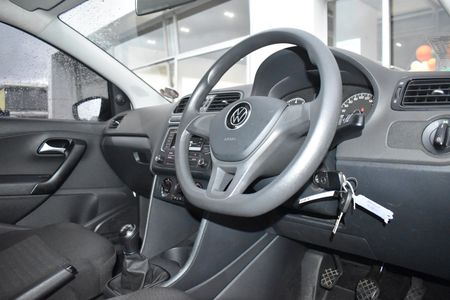 2022-Volkswagen-Polo-Vivo-14-Trendline-5-dr_7