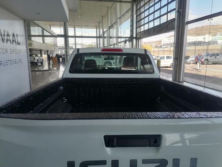 2026-Isuzu-D-Max-19-DDI-HR-L-Auto-E-Cab_10