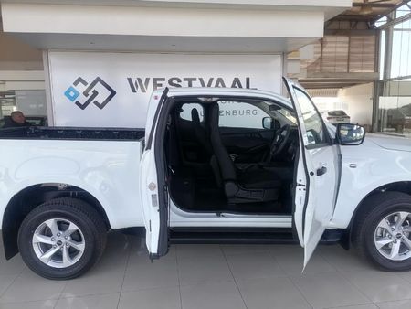 2026-Isuzu-D-Max-19-DDI-HR-L-Auto-E-Cab_8
