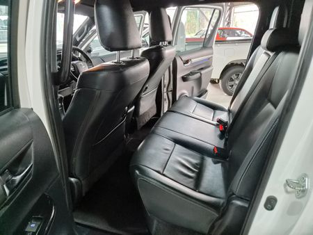 2021-Toyota-Hilux-28-GD-6-Raised-Body-Legend-RS-4x4-Double-Cab_15