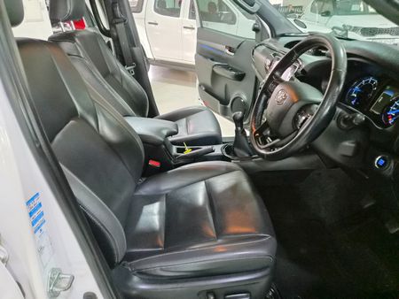 2021-Toyota-Hilux-28-GD-6-Raised-Body-Legend-RS-4x4-Double-Cab_17