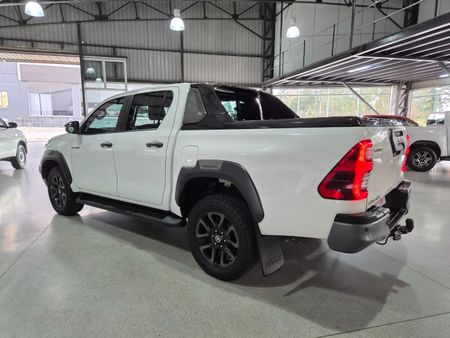 2021-Toyota-Hilux-28-GD-6-Raised-Body-Legend-RS-4x4-Double-Cab_5