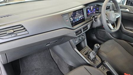 2026-Volkswagen-Polo-10-TSI_14