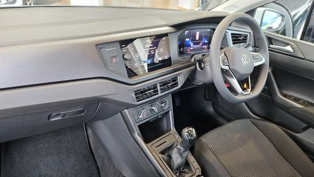2026-Volkswagen-Polo-10-TSI_15